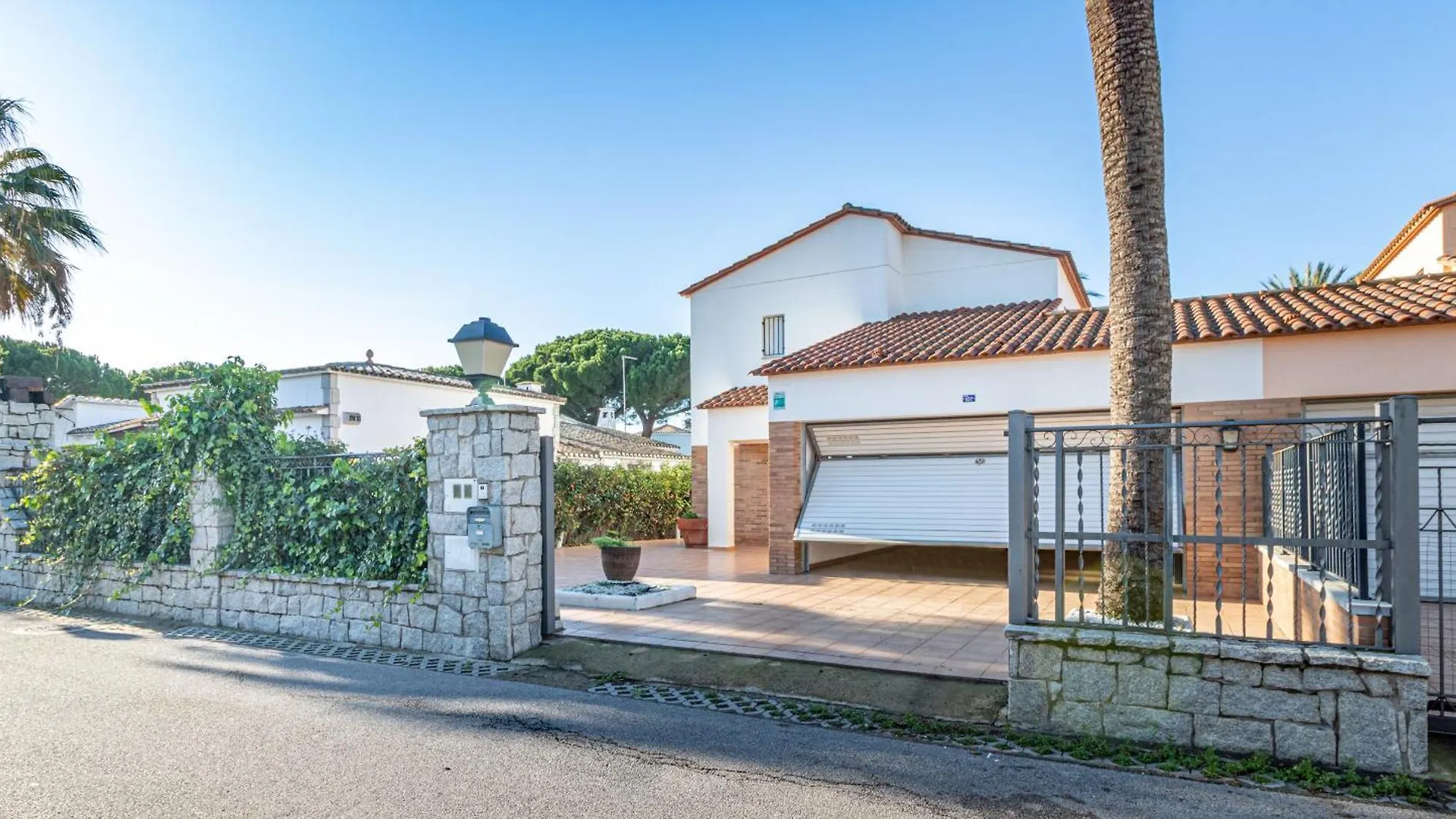 Jouvacations Villa Sun Pani Empuriabrava Spain